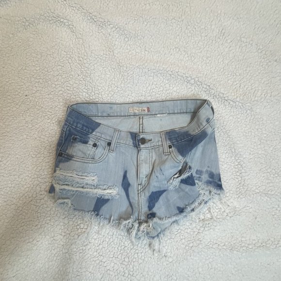 Levi's curvy 529 denim shorts - small - distressed, low rise, small (4-6)size - - Picture 2 of 3